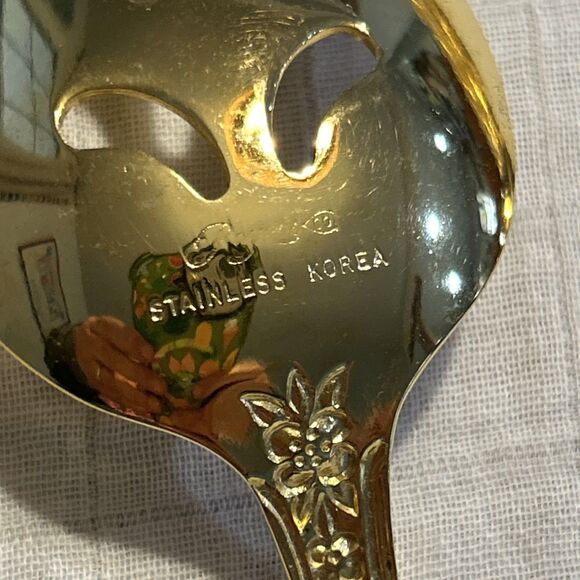 Rogers Stainless Korea 24 Carat Gold Plate Silverware 36 Pieces Stanley Roberts - Picture 5 of 7